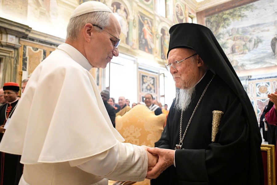 Pope Leo IV and Patriarch Bartholomew I greeting one another